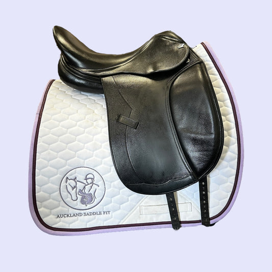 Harry Dabbs Avant Dressage 17” MW