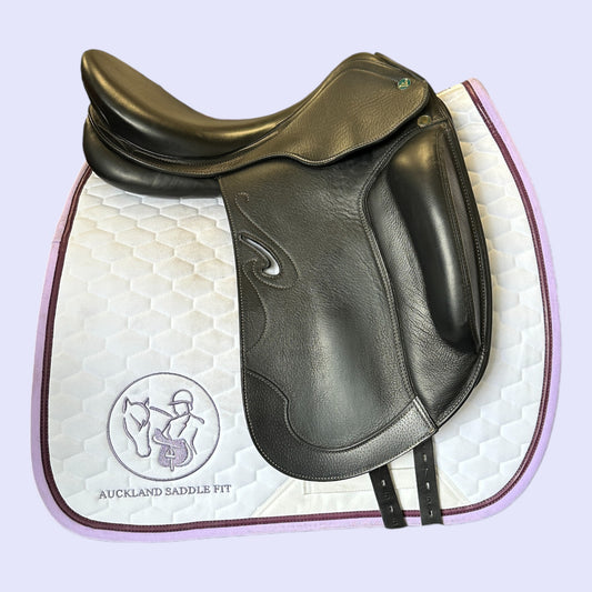 Prestige Passion K Dressage 17" 34