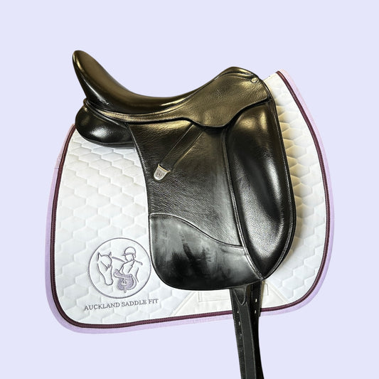 Bates Isabell Dressage 17.5” W
