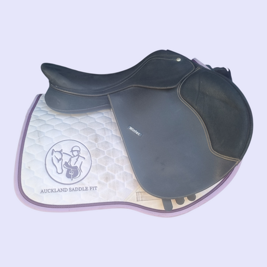 Wintec Pro Close Contact Jump 17.5" W