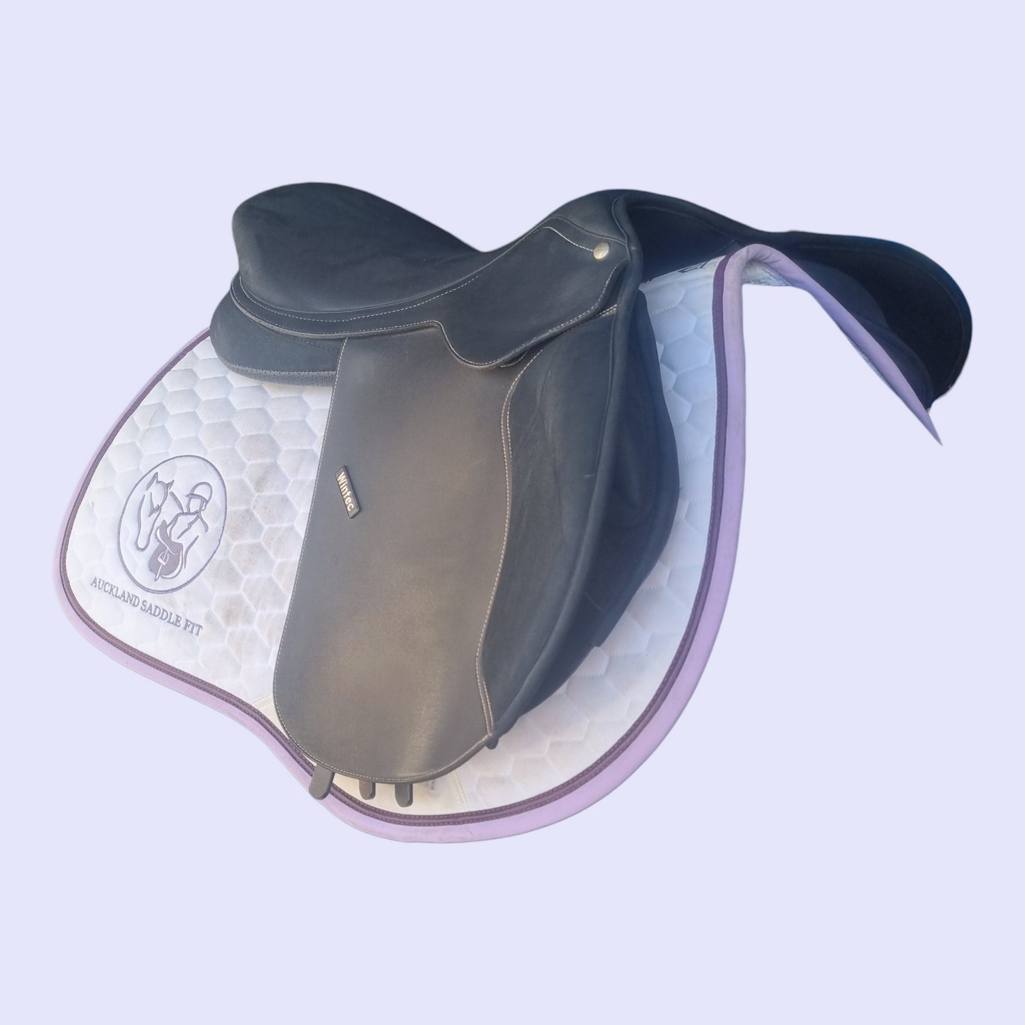 Wintec Pro Close Contact Jump 17.5" W