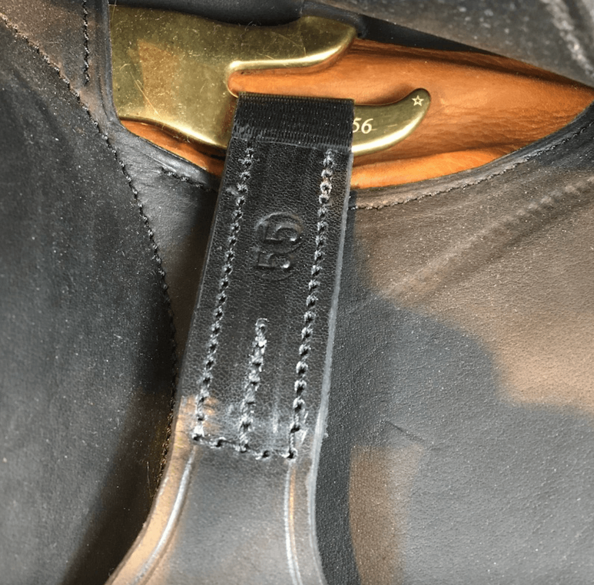 Pravins Wide Single Piece Dressage Stirrup Leathers
