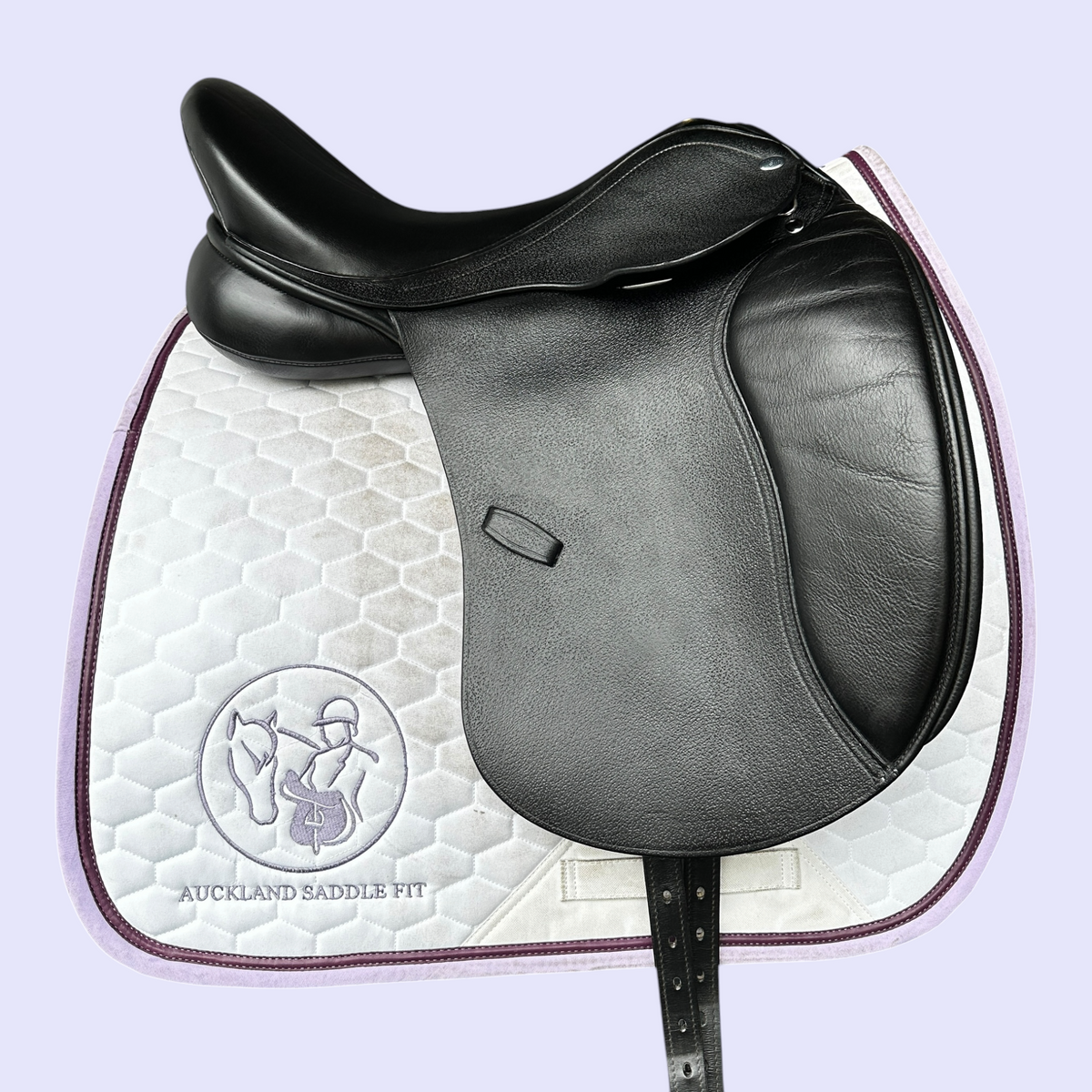 Adam Ellis Signature Kemlyn — Dressage 18"