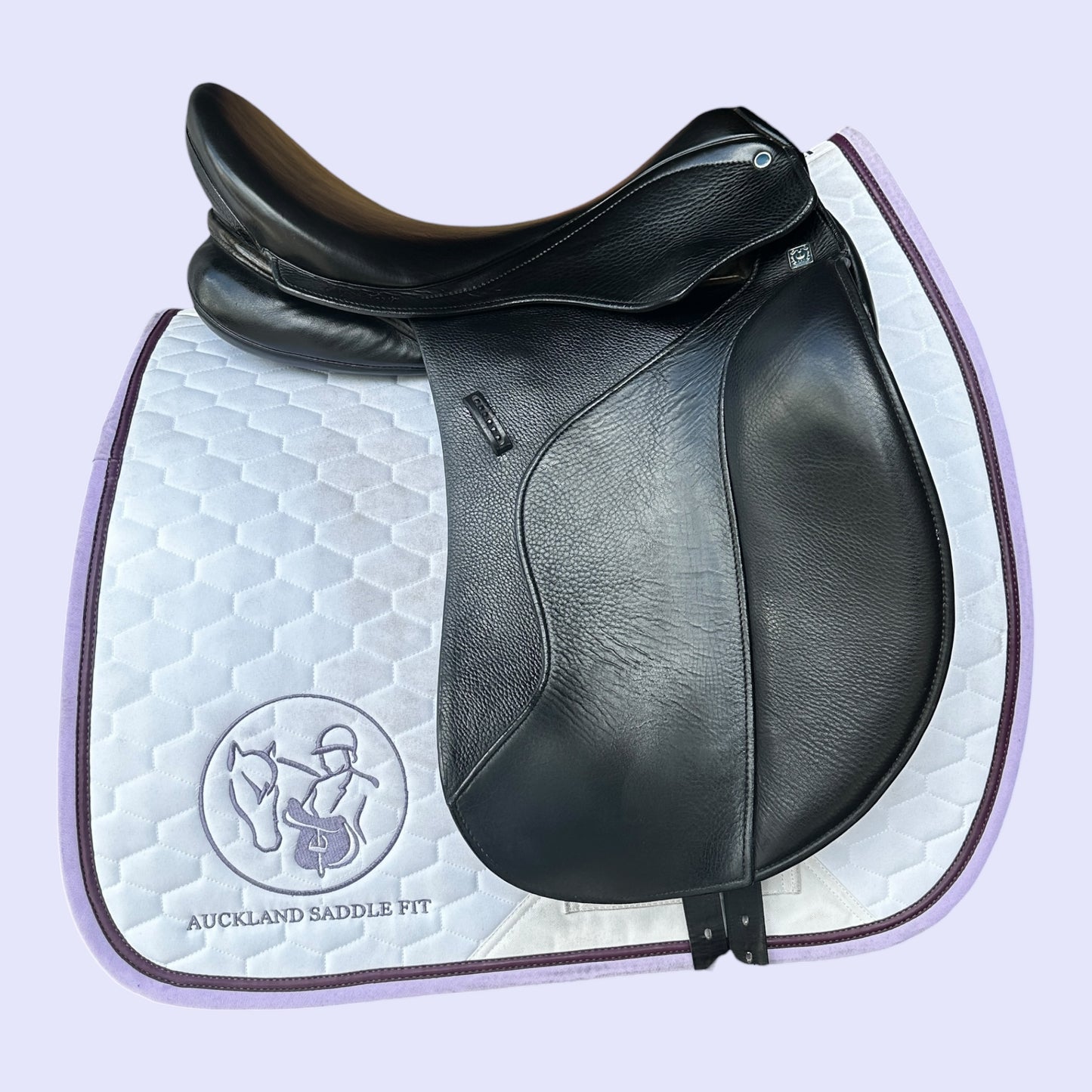 Stubben Euphoria Delux Dressage 17.5" 31