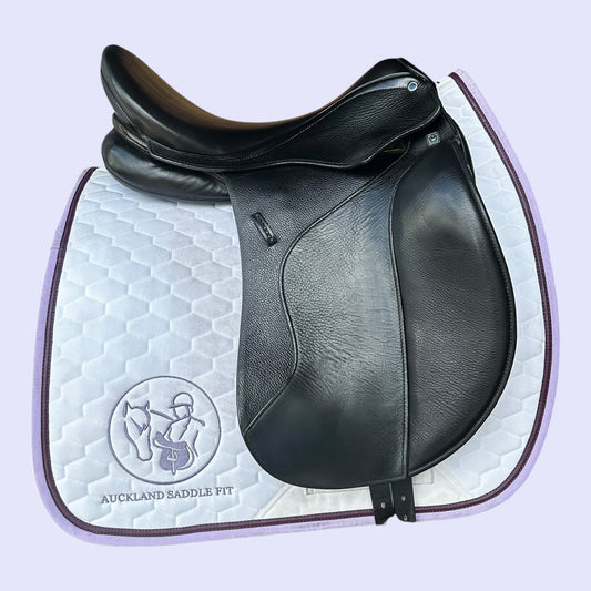 Stubben Euphoria Delux Dressage 17.5" 31