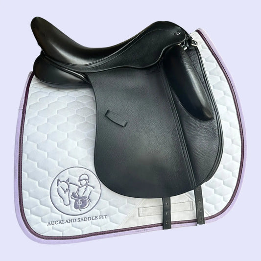 Adam Ellis Pelle Dressage 17.5" MW