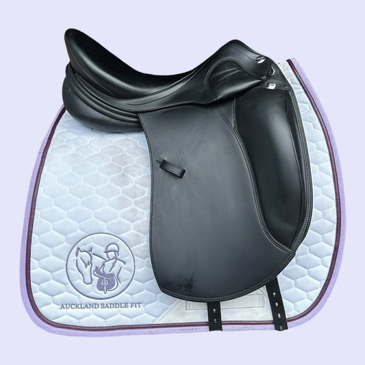 Erreplus Dressage 17" 33