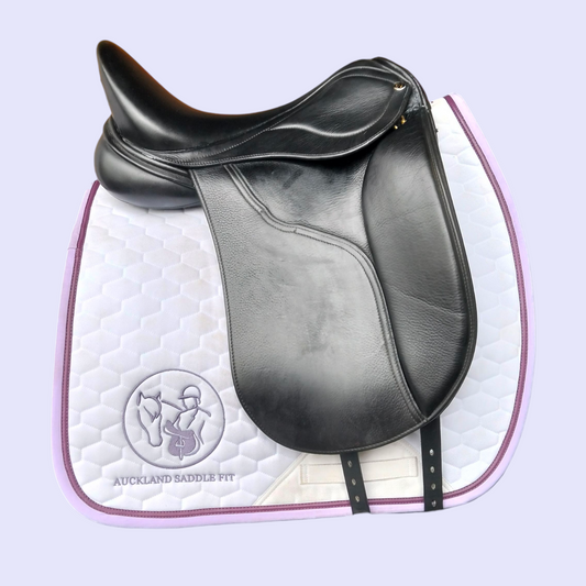 Peter Horobin Geneva Dressage 17.5" M